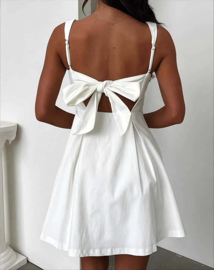 Camille Cannes | Robe d’été élégante à col carré avec nœud et taille haute