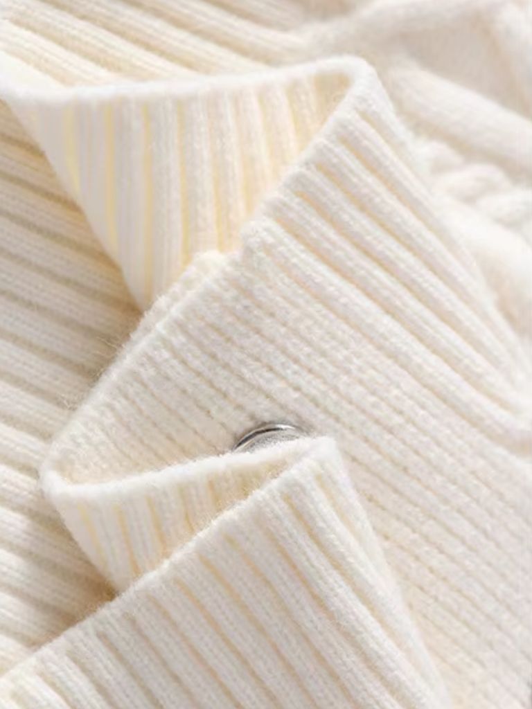 THÉODORE | Pull en maille à col écharpe — coupe taillée intemporelle