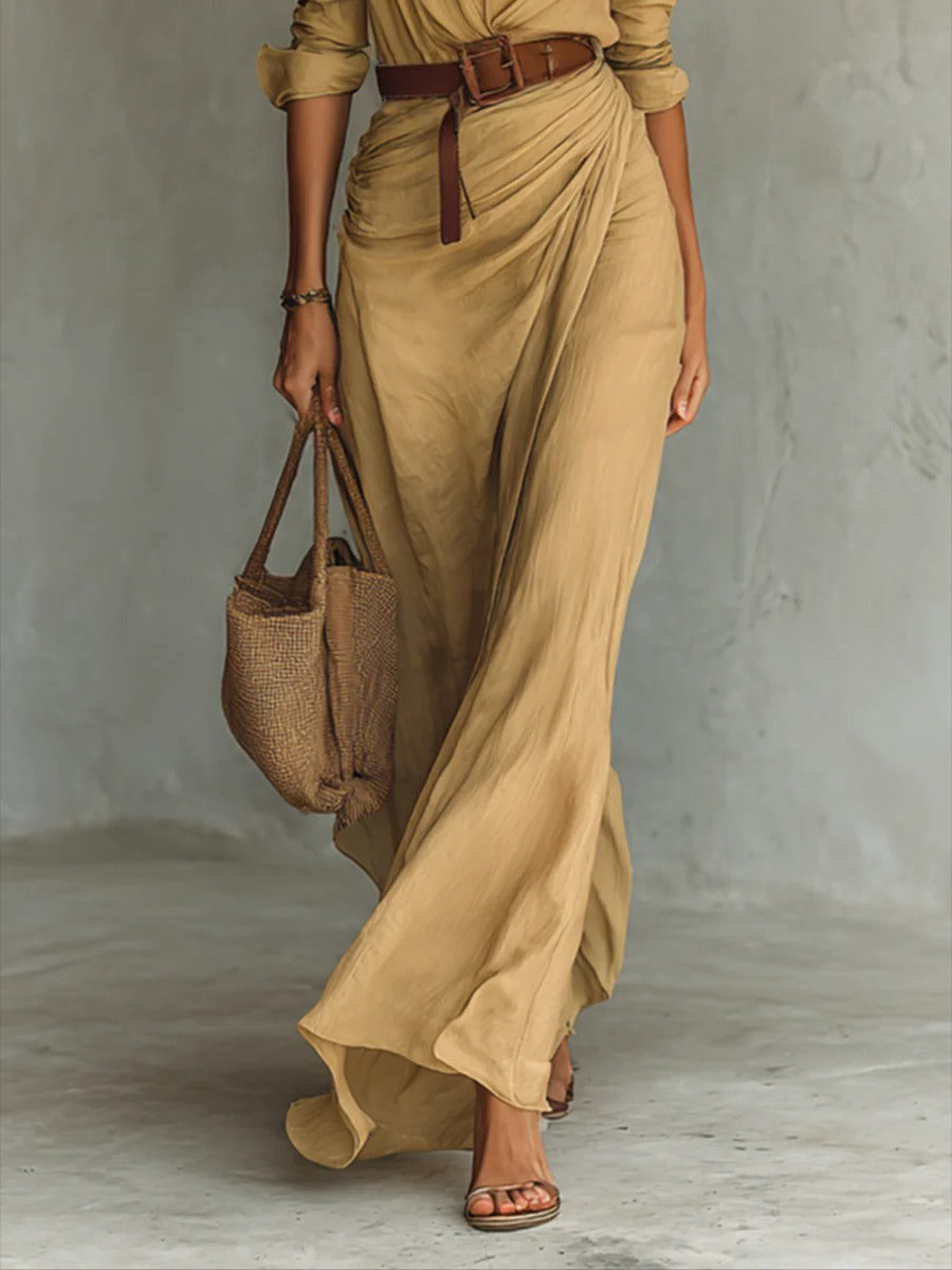Camille Cannes | Robe maxi sophistiquée avec ceinture ajustable et revers élégants