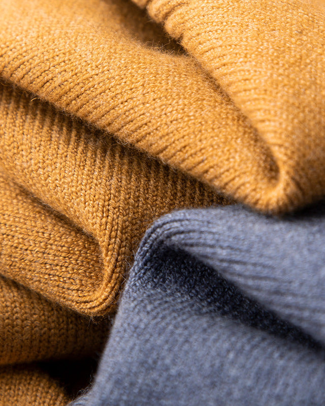 PULL EN V EN FIBRES NOBLES POUR HOMME