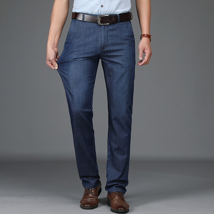 JEAN EN DENIM EXTENSIBLE À COUPE CLASSIQUE POUR HOMME