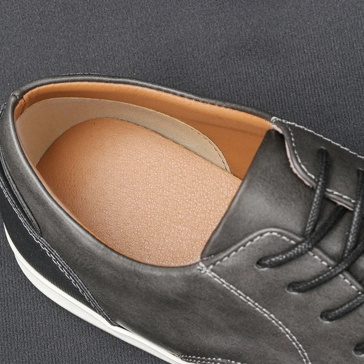 BASKETS EN CUIR