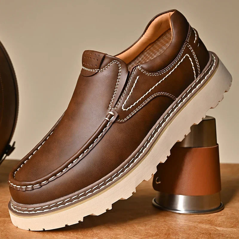 MOCASSINS EN CUIR DE VACHETTE POUR HOMME