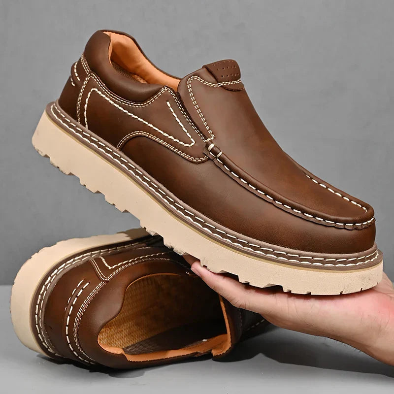MOCASSINS EN CUIR DE VACHETTE POUR HOMME