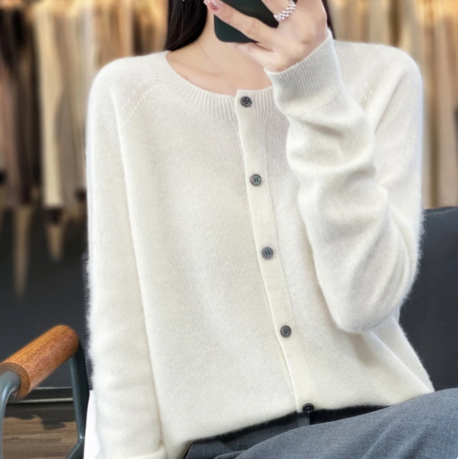 Majura | Cardigan en cachemire col rond boutonné