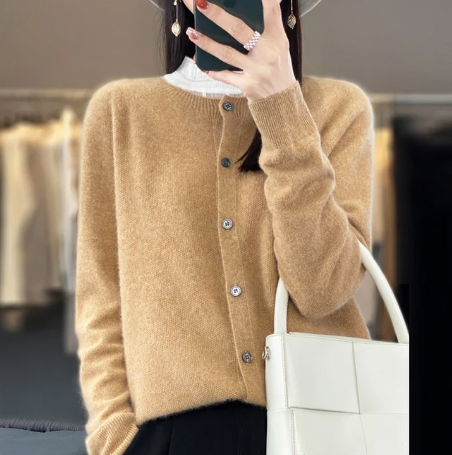 Majura | Cardigan en cachemire col rond boutonné