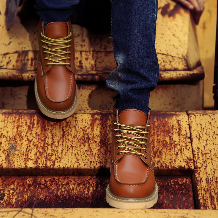 BOTTES CLASSIQUES À DENTELLES POUR HOMMES