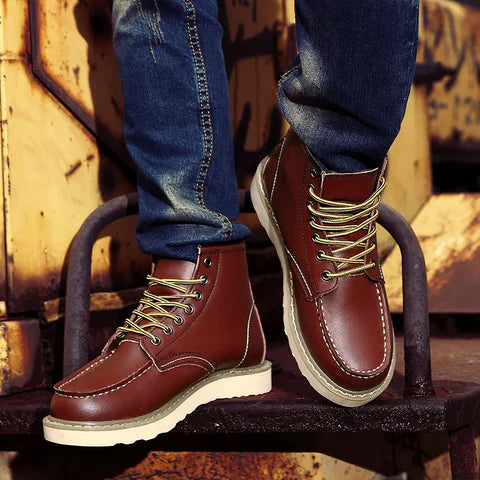 BOTTES CLASSIQUES À DENTELLES POUR HOMMES