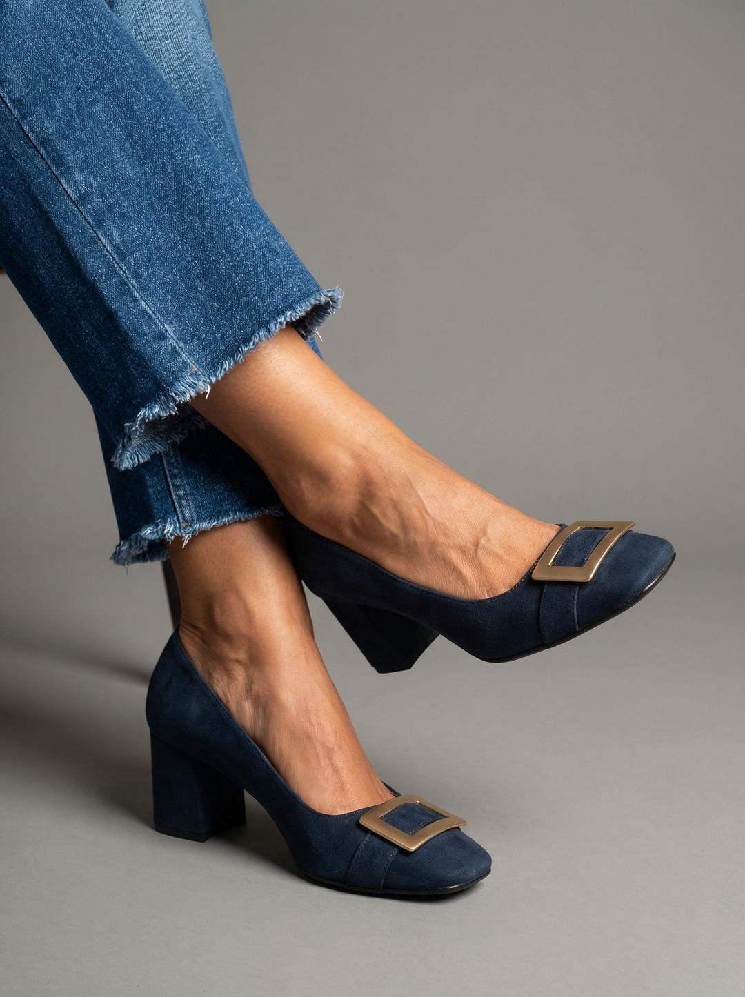 Agnès | Talons en cuir velours à boucle dorée