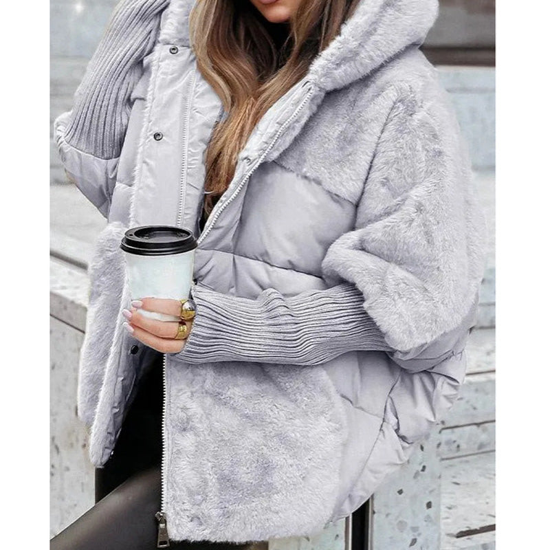 Camille Cannes | Veste puffer oversized pour femmes avec capuche en design patchwork